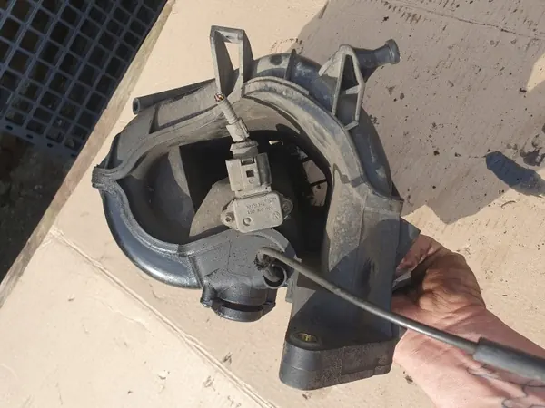Colector de admisión OEM 036133319 para VW Golf 4 1.4 16V image 5