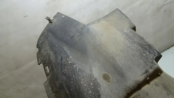 Front Left Wheel Arch Volkswagen Golf 1.3 image 6