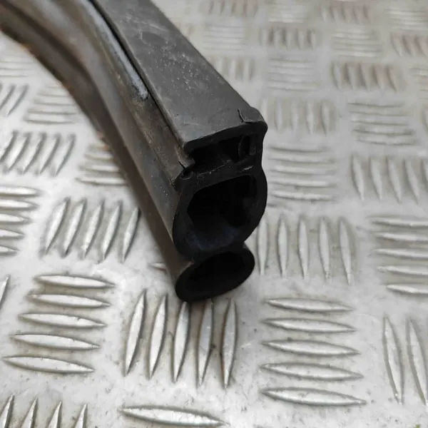Joint de capot Mercedes GLE W292 OEM A1668870098 image 5