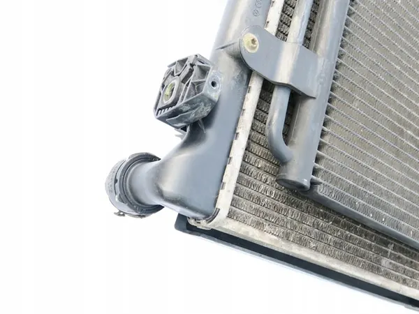 Vatten- och AC-radiatorer med fläktar 1.8T AUM Audi A3 01-03 image 3