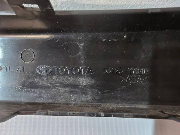 Griglia Paraurti TOYOTA HILUX VIII GR LIFT OEM image 9