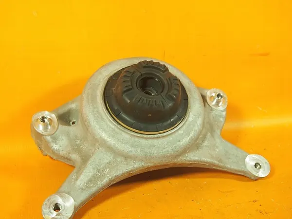OEM 8k0412384f Oikea Jousituskiinnike Audi A5 8T image 3