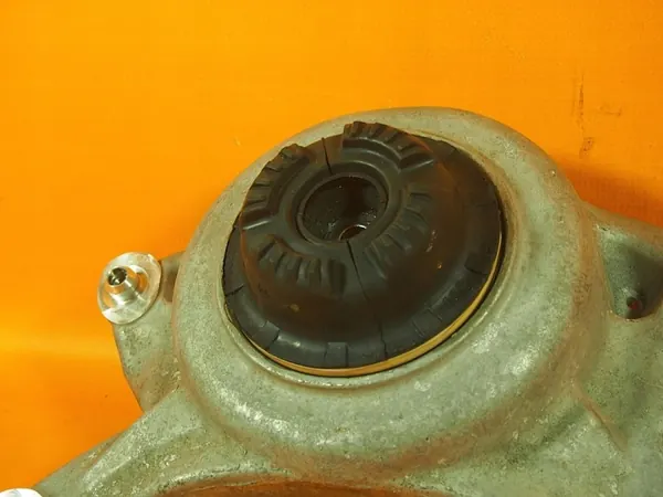 OEM 8k0412384f Oikea Jousituskiinnike Audi A5 8T image 7