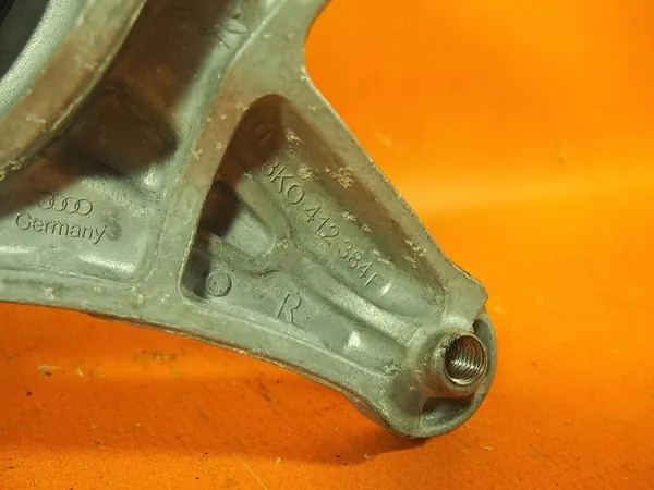 OEM 8k0412384f Oikea Jousituskiinnike Audi A5 8T image 8