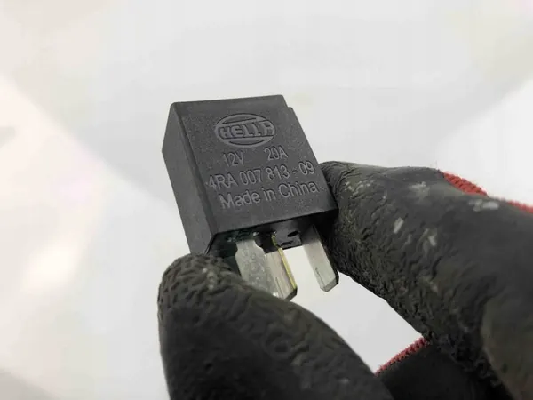 MERCEDES-BENZ C (W204) Relä A0025428419 image 3