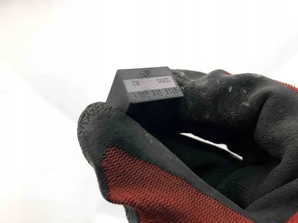 MERCEDES-BENZ C (W204) Relä A0025428419 image 4