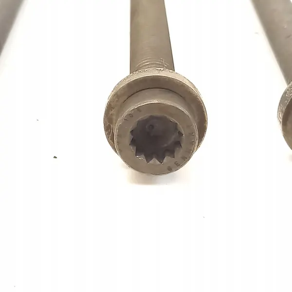 2010 Volkswagen PASSAT B6 Boulons de culasse MAM36211 image 2