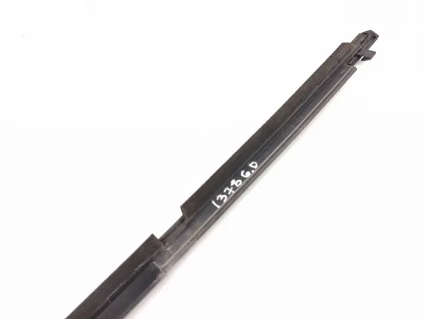 Toyota RAV4 takaikkunan tiiviste OEM AMD226926 image 10