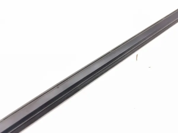 Toyota RAV4 takaikkunan tiiviste OEM AMD226926 image 4