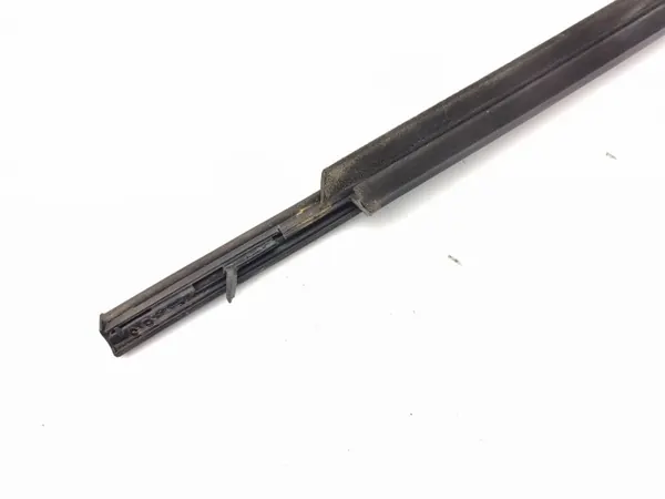Toyota RAV4 takaikkunan tiiviste OEM AMD226926 image 8
