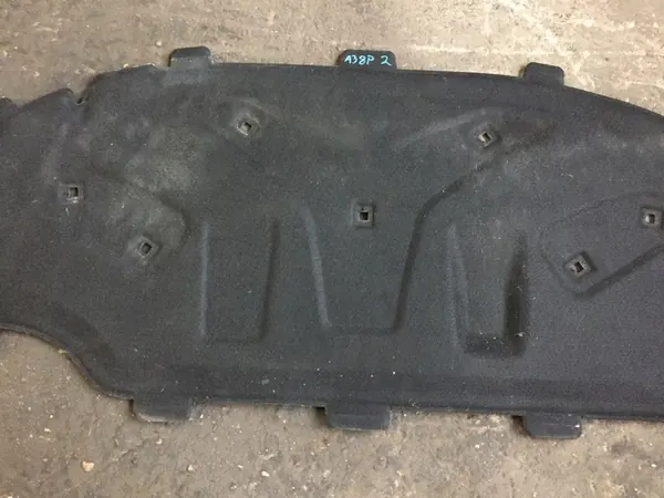 Audi A3 8P Motorkapisolatie image 3