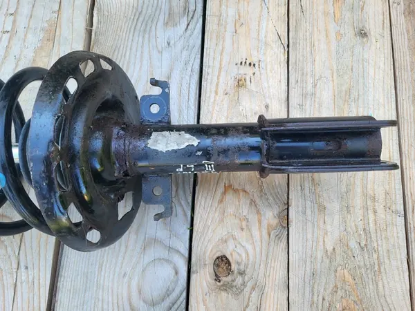 Ammortizzatore anteriore sinistro + molla - Renault Megane III OEM image 3