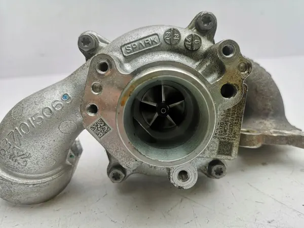 Audi A1 2019 Turboaggregat OEM 04C145703M image 8