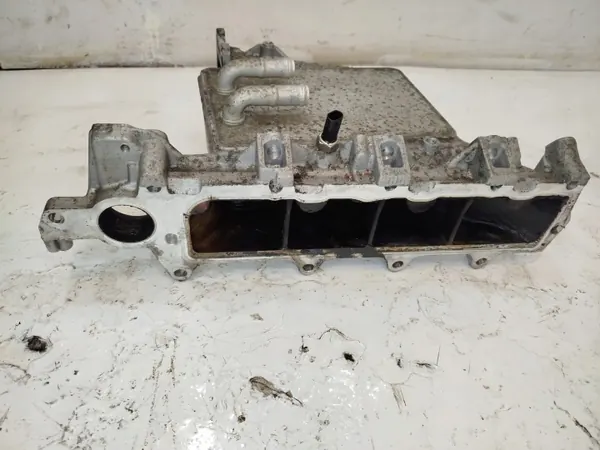 Begagnad insugsgrenrör OEM 04L129766AQ VW Passat B8 image 2
