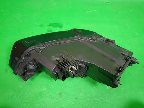 Faros delanteros izquierdo Audi A1 8X Facelift image 4