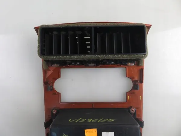 Consola central Dodge usada OEM 63248BG image 3
