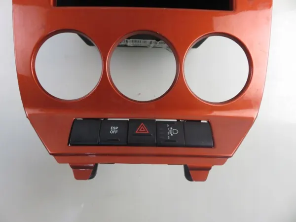 Consola central Dodge usada OEM 63248BG image 8
