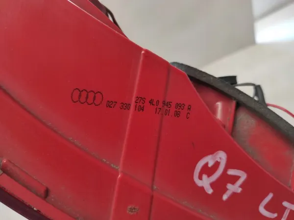 AUDI Q7 4L 05-09 Lámpara Trasera Izquierda 4L0945093A image 6