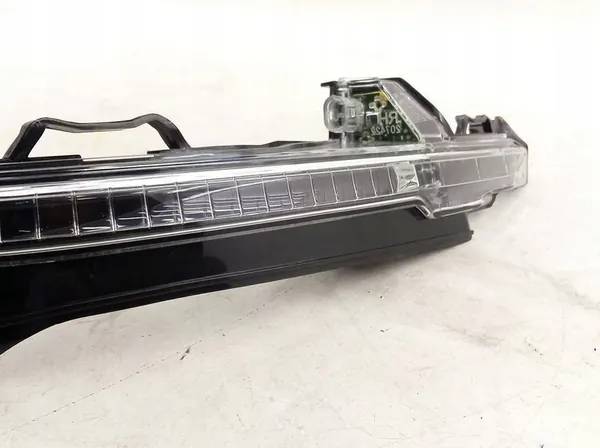 AUDI Q5 Indicador de Espelho Direito 80A949102 image 3