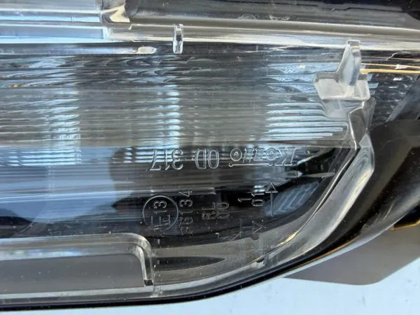 Toyota Yaris Cross Intermitente Izquierdo OEM 8159 Halógeno LED image 10