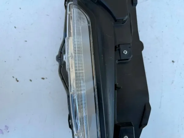 Toyota Yaris Cross Intermitente Izquierdo OEM 8159 Halógeno LED image 3