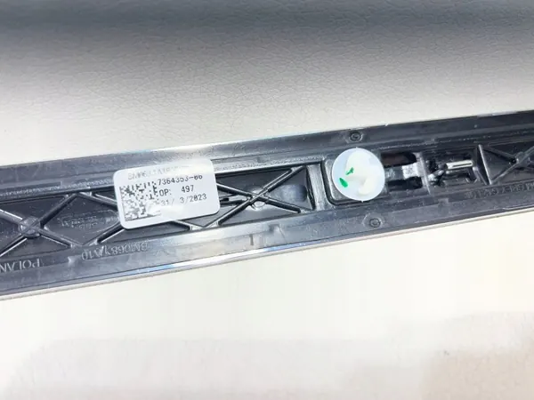 BMW 7 G12 Dörr Underlist Vänster Bak OEM 7364353 image 6