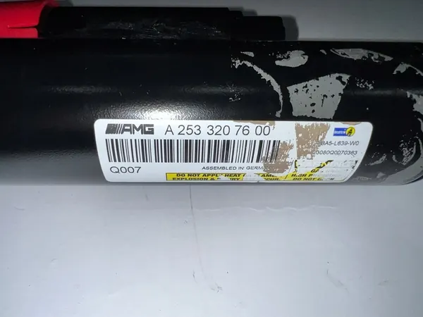 Mercedes GLC AMG bakre stötdämpare A2533207600 image 2