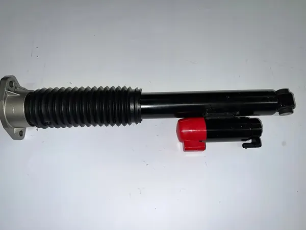 Mercedes GLC AMG bakre stötdämpare A2533207600 image 3