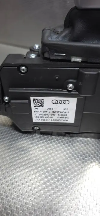 Audi A4 B9 Funda Palanca Cambios OEM 8W1713041E image 3