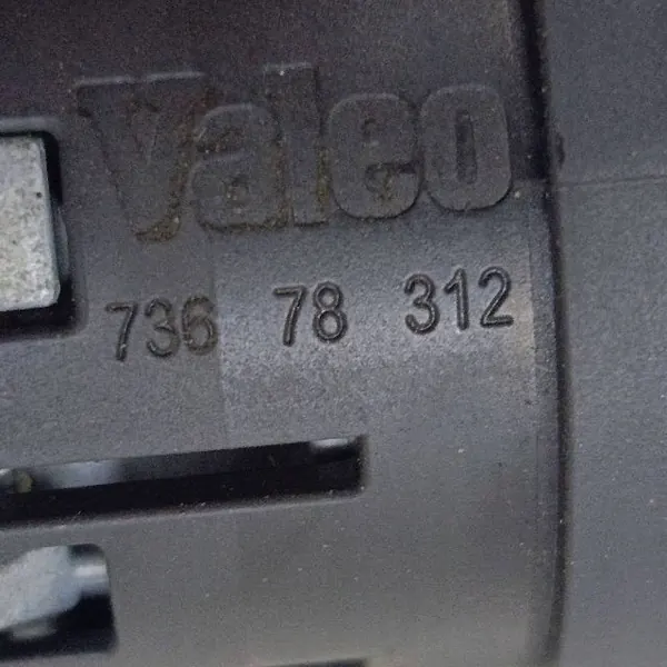 Interruptor de encendido Peugeot 107 OEM N0502198 - Usado image 8