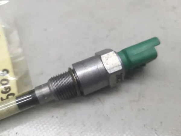 Capteur de niveau d'huile 1.6 PureTech Citroen OEM 98062460 image 4