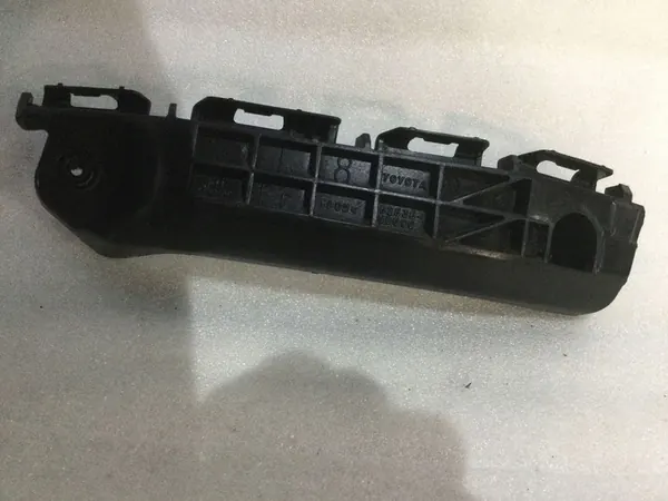 Supporto Paraurti Anteriore Toyota Yaris III OEM image 3