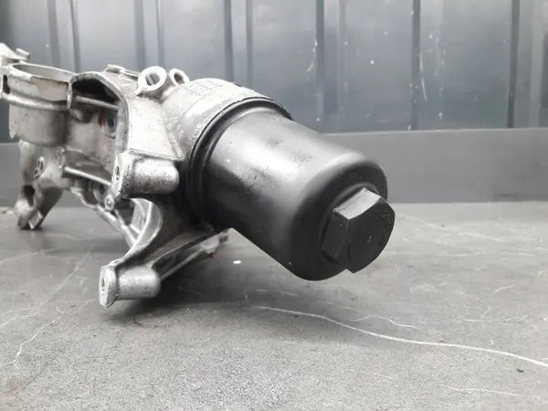 Oljefilterfäste Audi A1 2018 image 7