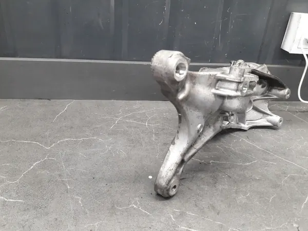 Oljefilterfäste Audi A1 2018 image 8