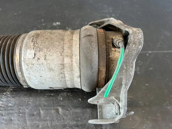 Amortisseur pneumatique avant droit Audi Q7 OEM 7L8616040D image 4