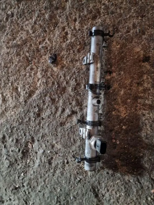 Rampa injetora esquerda OEM 057130089G Audi A8 D3 image 2