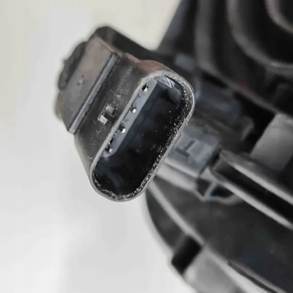 BMW-brandstoftankklep OEM 7350864 voor 2 Active Tourer image 8