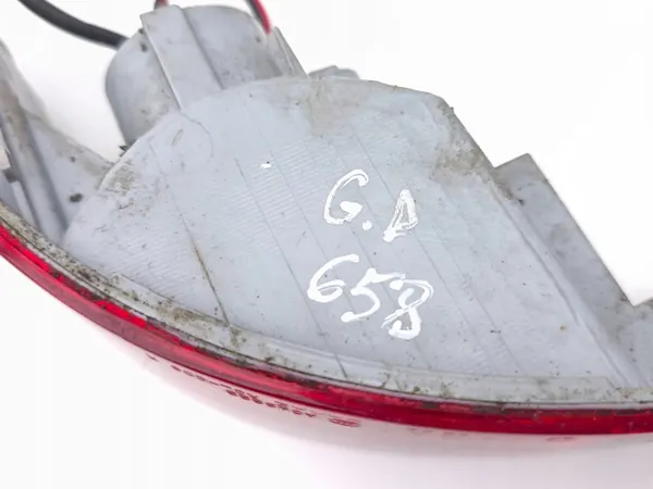 Luz trasera antiniebla Mitsubishi Outlander 2010 OEM AMD230251 image 9