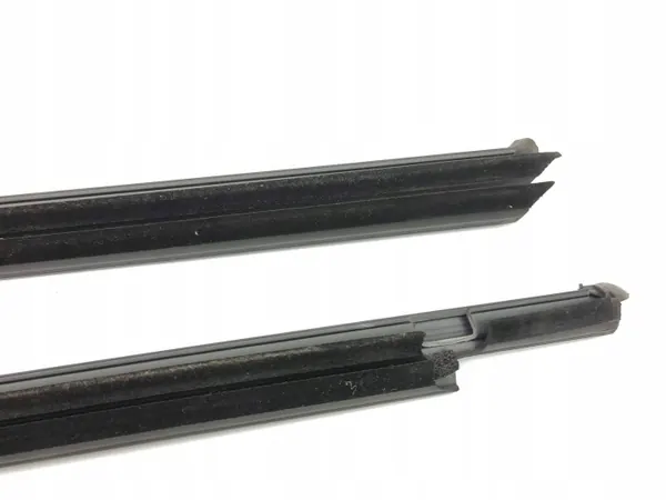 Junta de ventana delantera OEM AMD177260 - Usado image 6