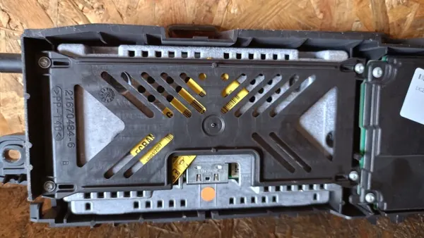 Écran Renault Scenic II OEM P8200487228A Occasion image 6