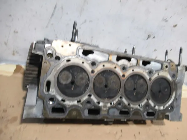 Culata de motor 964347710 para Peugeot 206 1.4 HDI image 9