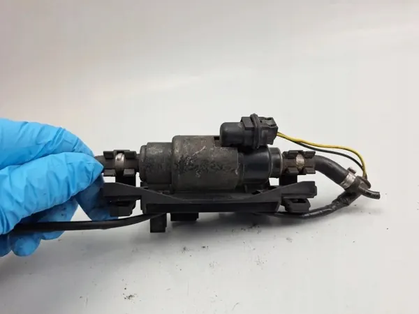 Bomba Webasto usada OEM 9002953F para VW Audi image 8