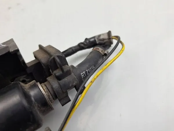 Bomba Webasto usada OEM 9002953F para VW Audi image 9
