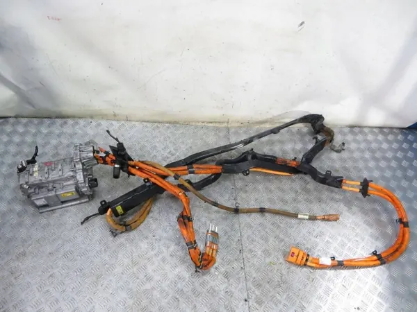 Convertidor Voltaje Mercedes W205 OEM A2059006515 image 2