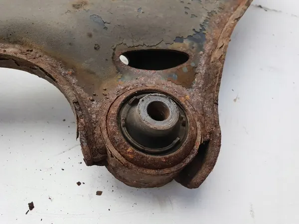 Volvo XC60 2016 Braccio Oscillante Inferiore Destro image 10