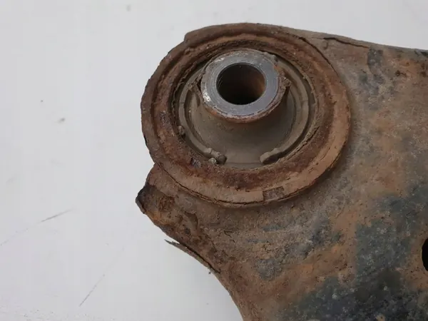 Volvo XC60 2016 Braccio Oscillante Inferiore Destro image 9