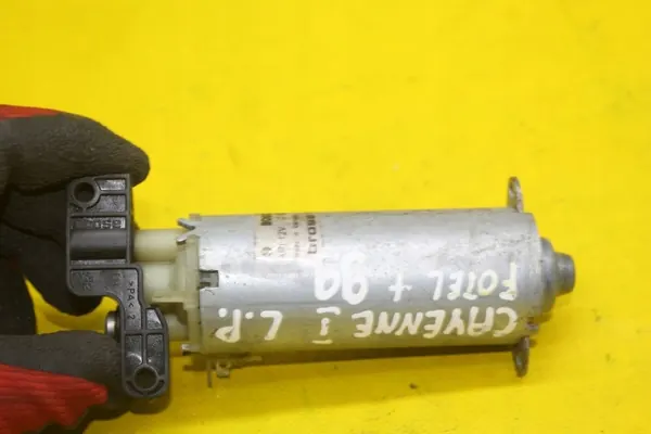 Motor asiento izquierdo delantero OEM 0130003532 Porsche Cayenne image 6