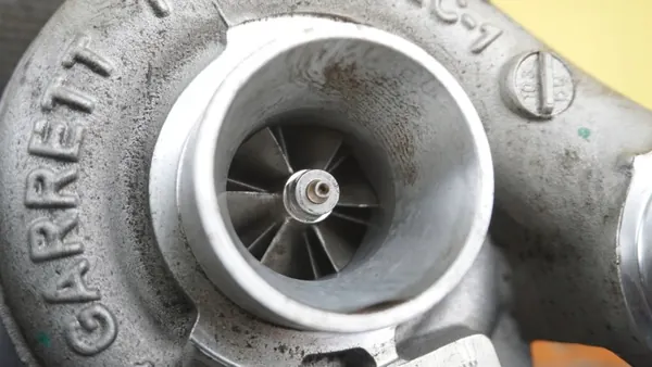 Turbo Jaguar XF 3.0D OEM AX2Q-6K682-BD Lado Derecho image 5