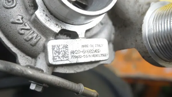 Turbo Jaguar XF 3.0D OEM AX2Q-6K682-BD Lado Derecho image 7