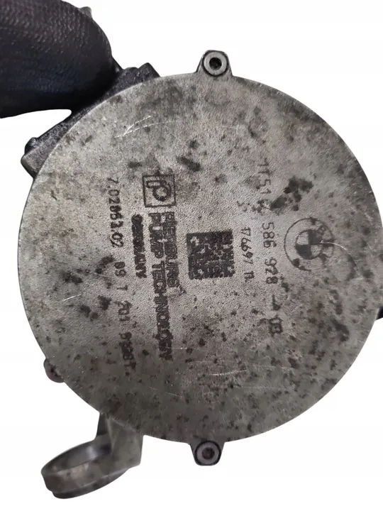 Vattenpump BMW 3 (E90) 2.0L Bensin 2011 OEM 11517586928 image 7